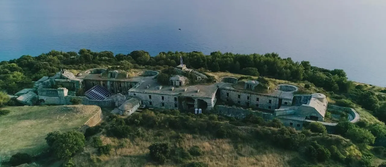 Apartments Sara Bale 0*,  Κροατία